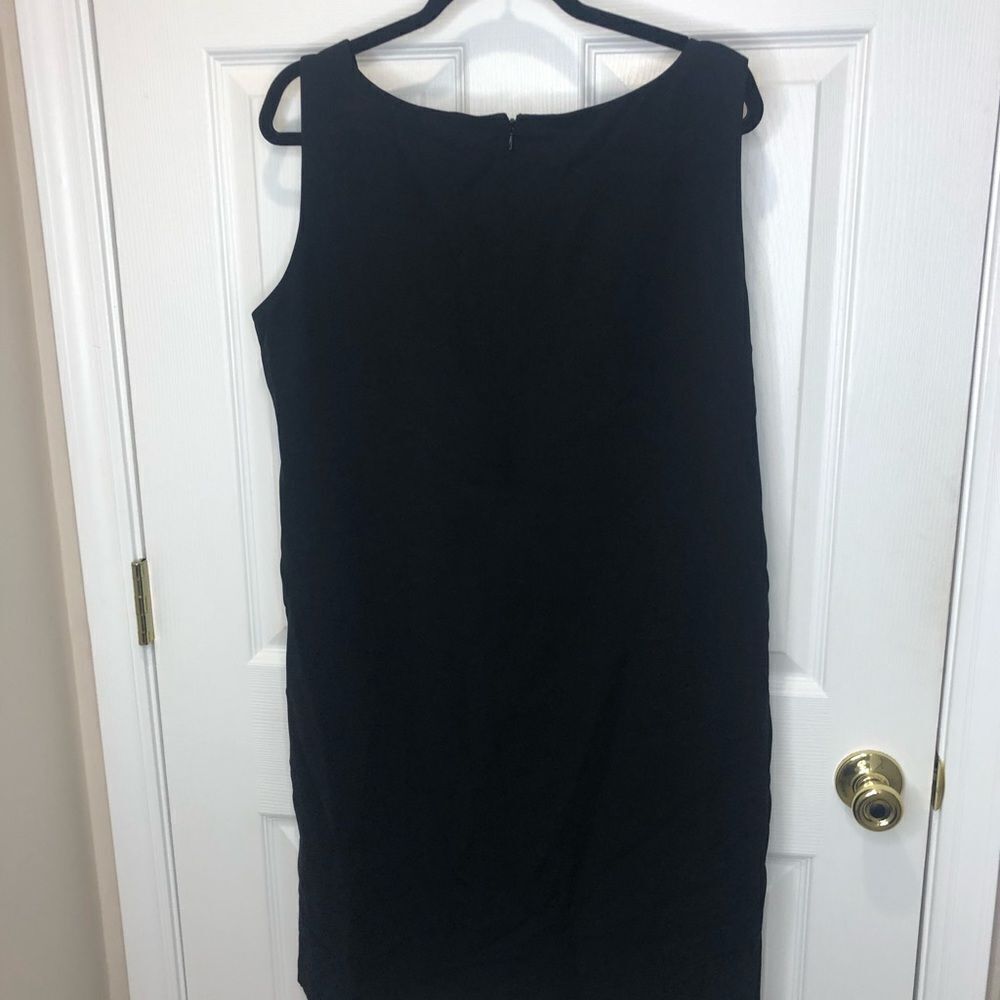 Bloomingdale’s little black sheath dress, size 18 - Picture 6 of 9
